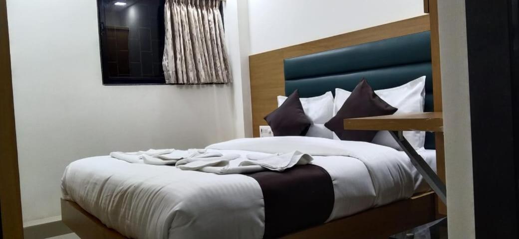 Hotel Sai Grand Residency Мумбай Екстериор снимка